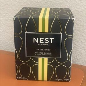 BNIB NEST Grapefruit Candle 8.1 Oz